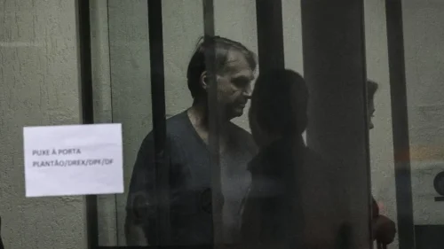 Defesa de Bolsonaro pede visita de cardiologista e fisioterapeuta ao ex-presidente