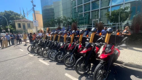 Rio lança frota de motos para combater alagamentos em pontos críticos da cidade