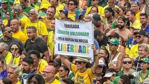 Criminalizar articulação internacional de Eduardo Bolsonaro é lawfare? Entenda o risco à democracia
