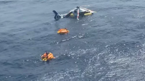 Helicóptero da Petrobras faz pouso de emergência no mar na costa do Rio