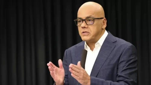 Venezuela anuncia libertação de presos políticos como "gesto de paz" para nação