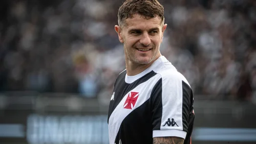 Vasco enfrenta RB Bragantino hoje pela 11ª rodada do Brasileirão 2025