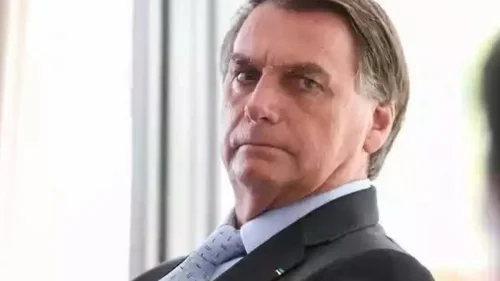 Bolsonaro retorna a Brasília após sentir mal-estar durante evento em Goiânia