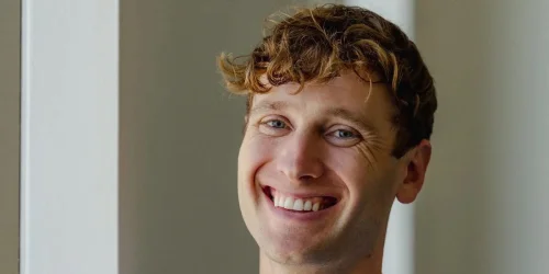 CEO do Harvey revela tática arriscada que conquistou atenção de advogados para IA jurídica