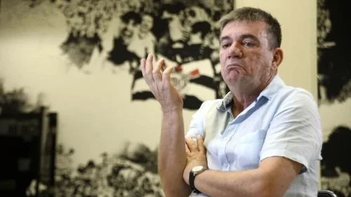 Ex-presidente do Corinthians admite uso indevido de cartão corporativo em 2020