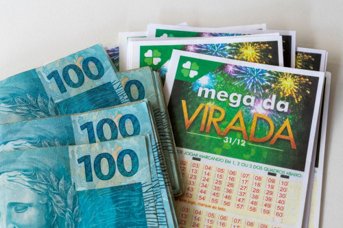 Quanto ganho se acertar 3 números na mega da virada?
