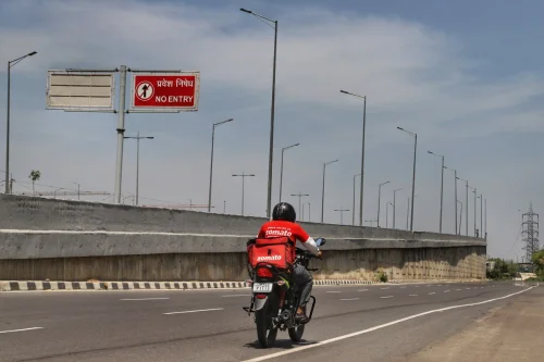 CEO do Zomato deixa cargo e passa comando da Eternal para chefe do Blinkit