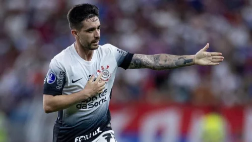 Igor Coronado é anunciado pelo Sharjah após rescisão com o Corinthians