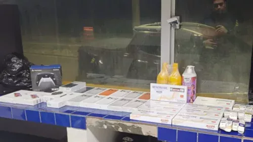 PRF apreende eletrônicos e canetas emagrecedoras sem nota fiscal na BR-101