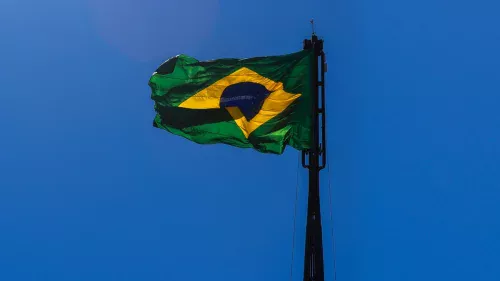 Governo recebe brasileiros repatriados dos EUA em nova operação humanitária