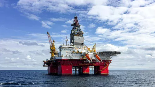Acordo de paz entre EUA e Irã derruba preço do petróleo em quase 4%