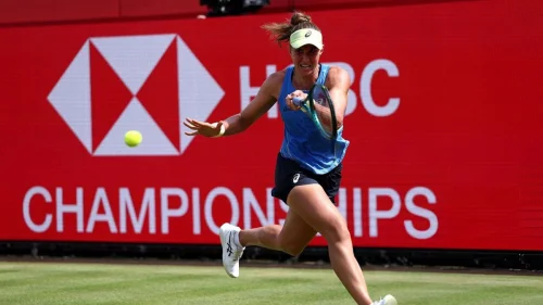 Bia Haddad enfrenta Dalma Gálfi em busca de vaga nas oitavas de Wimbledon