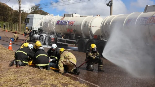 BR-040 terá simulado de acidente com carreta de combustível nesta quarta em MG