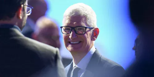 O Segredo de Tim Cook: Como 15 Anos de Emails de Fãs Moldaram a Apple