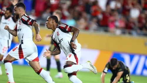 Flamengo empata com LAFC em jogo marcado por bolas nas traves no Mundial de Clubes