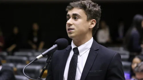 Deputado afirma que Bolsonaro pode não sobreviver à prisão