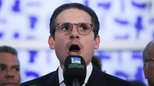 Manifestações contra projetos do Congresso reúnem milhares em São Paulo e Rio