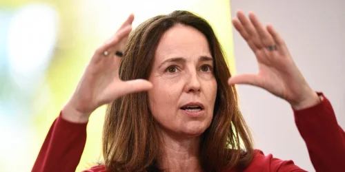 OpenAI mira adoção prática de IA em 2026, afirma CFO em balanço financeiro