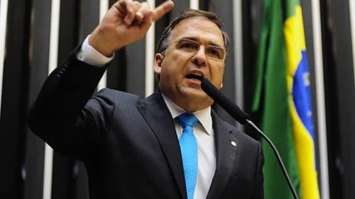 Prefeito de Goiânia é internado com suspeita de gastroenterite no Albert Einstein