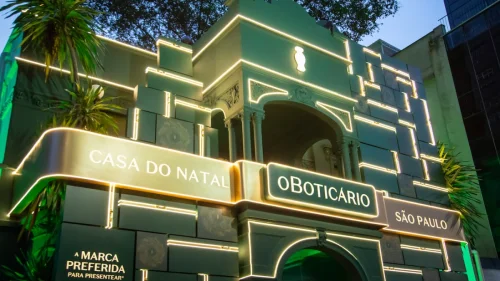 O Boticário transforma Natal em experiência sensorial com casa temática e campanha sobre bullying familiar
