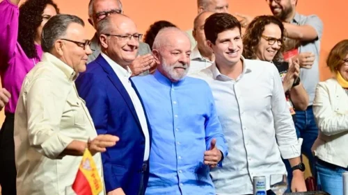 Lula condiciona candidatura em 2026 à saúde e critica ameaças de EUA a Moraes