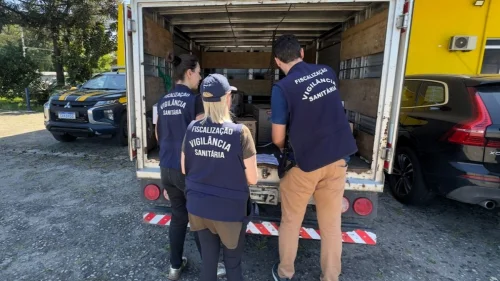 PRF apreende 1,5 tonelada de carne transportada sem refrigeração em SC