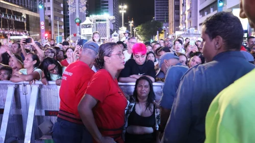 Avenida Paulista tem sete tendas médicas para atender foliões no réveillon