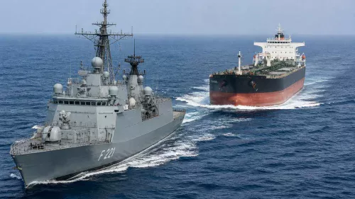 Trump anuncia operação militar para resgatar navios presos no Estreito de Ormuz