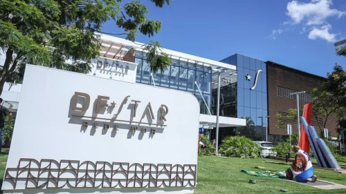 Moraes autoriza visita dos filhos de Bolsonaro a ex-presidente internado