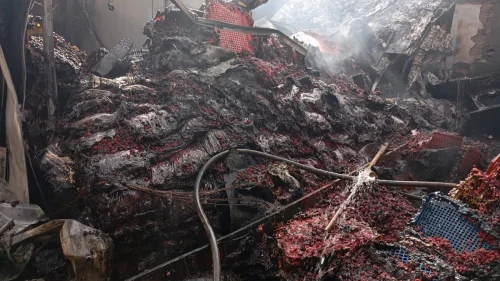 Incêndio destrói galpão de produtores de frutas em MG e causa prejuízo de R$ 1 milhão
