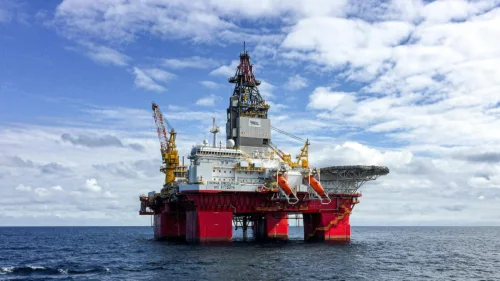 Brasil mantém apoio ao Irã em meio a repressão e risco de queda no preço do petróleo