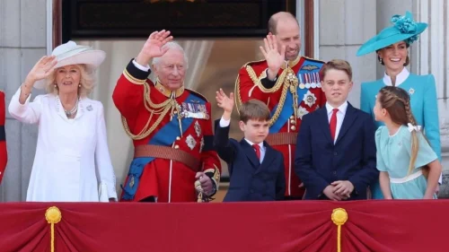 Família real britânica celebra aniversário de Charles III em cerimônia tradicional