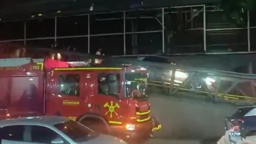 Incêndio atinge Shopping Tijuca no Rio; quatro pessoas ficam feridas