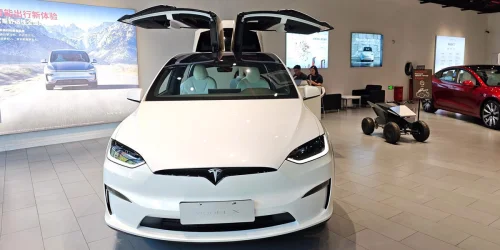 Tesla encerra produção dos modelos S e X para focar em robôs humanoides