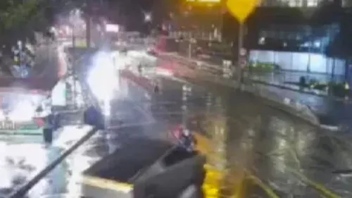 Motociclista morre após colisão com picape Cybertruck na zona oeste de SP