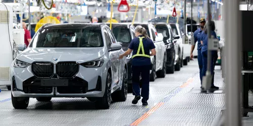 Tarifas de Trump fracassam: indústria dos EUA não voltou para casa, revela estudo inédito