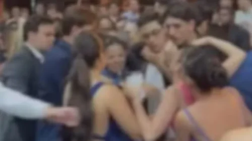 Confusão em formatura de escola de elite termina com mesas e copos arremessados