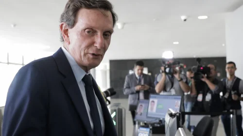 MP-RJ denuncia Crivella por esquema de propina de R$ 32 milhões na prefeitura do Rio