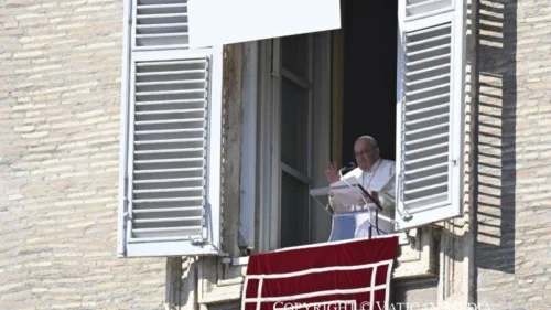 Vaticano Confirma Compromissos do Papa Mesmo Durante Internação