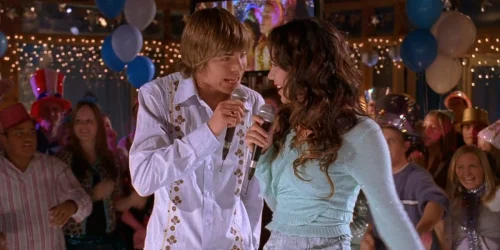 Diretor de "High School Musical" revela bastidores do elenco após 20 anos do filme