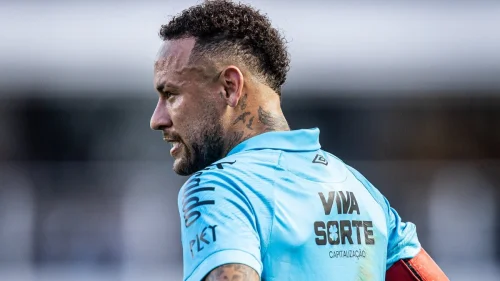Neymar é expulso em derrota do Santos e se desculpa nas redes sociais