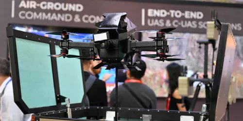Singapura sedia maior feira de aviação da Ásia com foco em tecnologia anti-drone