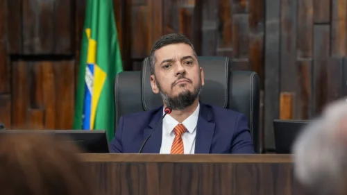 Alerj revoga prisão preventiva do deputado Rodrigo Bacellar em votação acirrada