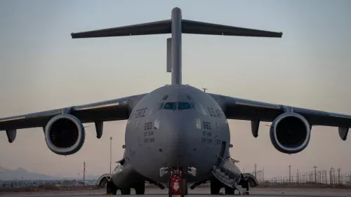 Força Aérea dos EUA pinta frota presidencial com cores de Donald Trump